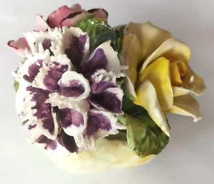 Vintage Crown Royal Bone China English Porcelain Flowers 80 mm 218 g - Picture 1 of 5