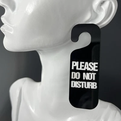 Не беспокоить знак пирсинг серьги черный белый ретро смешной заявление акрил - Изображение 1 из 4