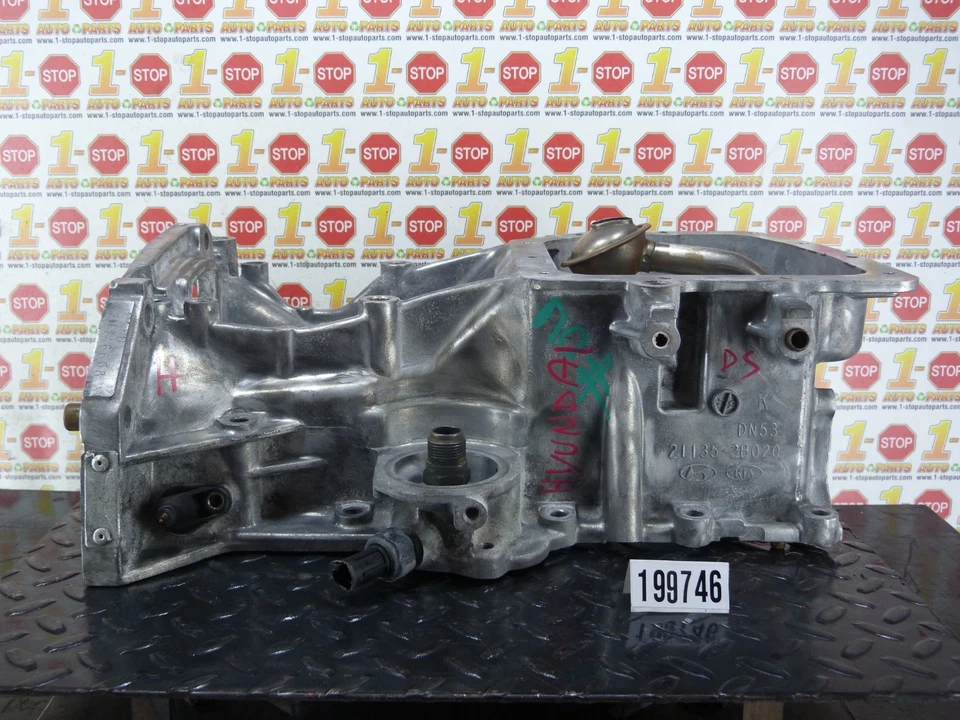 2012-2019 HYUNDAI ACCENT UPPER ENGINE OIL PAN 21135-2B020 OEM - Изображение 1 из 4