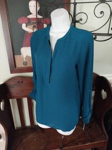 APT 9 BLUSA MANGA ENROLLABLE AZUL VERDOSO TALLA S 1/2 CREMALLERA POLIÉSTER JERSEY - Imagen 1 de 9