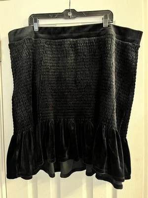 Fabulosa Falda Torrid Terciopelo Negro Talla 4X Foto 1 de 4
