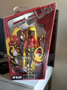 Muñeca Felicia de diseñador Bratz x Mowalola edición especial con 2 trajes en caja original - Imagen 1 de 3