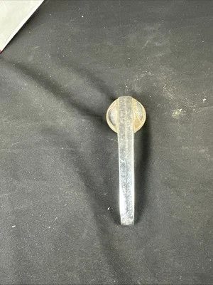 Maçaneta interna 64 65 66 Chevrolet Truck C10 C20 C30 1966  - Imagem 1 de 4