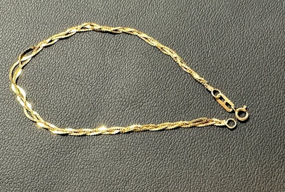 Vintage Italy 14kt Solid Yellow Gold Braided Herringbone Chain bracelet 7" - Image 1 of 4