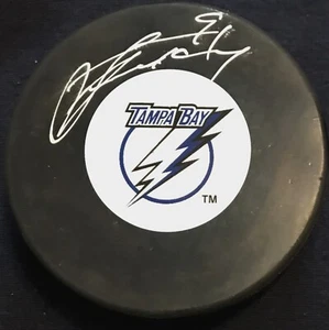 Steven Stamkos autograph Puck, 2010 NHL, Lightning / AJ Sportsworld - Picture 1 of 4