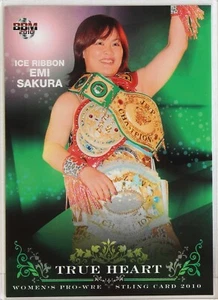 Emi Sakura (Eisband) (Gatoh Move) -2010 BBM Damen Pro-Wrestling Sammelkarte - Bild 1 von 3