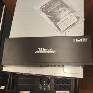 Commutateur KVM HDMI 8 ports TESmart - Photo 1/2