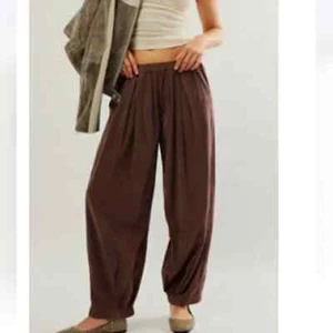 Free People To The Sky Cord Parachute Slouchy Trousers, Brown, X-Small, RRP $88 - Picture 1 of 1