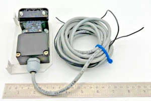 Placa de montaje de interruptor de puerta de seguridad de bloqueo SCHMERSAL AZ16-02ZVRK-M16 13' cable - Imagen 1 de 11