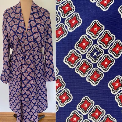 Albornoz envolvente azul marino sedoso vintage años 50 para hombre A STANDARD BATA *Mediana* con almacenamiento Foto 1 de 4