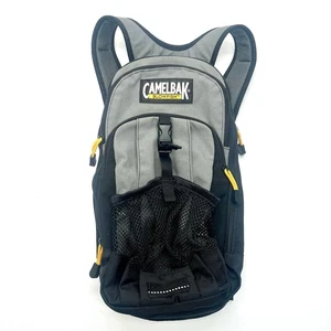 Mochila de hidratación CamelBak Blowfish gris negra ligera expandible - Imagen 1 de 7