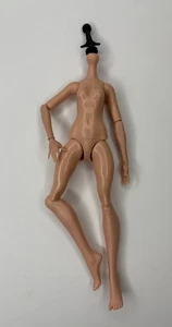 Ever After High Puppe Madeline Beach Doll Nude Body ohne Kopf - Ersatz - Bild 1 von 5