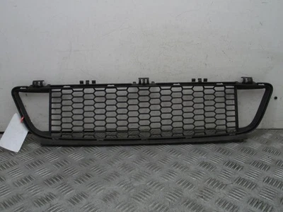 Решетка решетка нижнего бампера BMW 1 серии 51118048969 F20 2011-2019M - Изображение 1 из 4