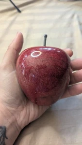 Fermacarte in pietra di alabastro granito rosso mela intagliata dall'aspetto reale guarigione - Foto 1 di 4