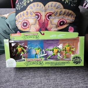 TMNT: Nickelodeon Teenage Mutant Ninja Turtles Clip & Go Collectible Figures NIB - Picture 1 of 5