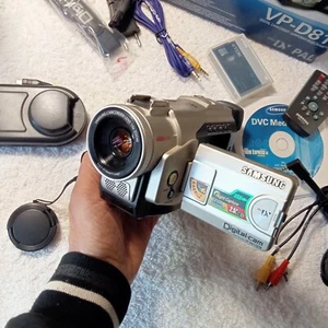 Digital video camera Samsung Mini DV, VP-D81i,PAL-tested,charging,battery,instr. - Afbeelding 1 van 17