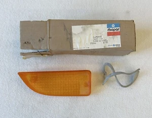 NOS MoPar 1970-73 Coronet 500 R/T Super Bee RH PS Park Light Turn Signal Lens - Picture 1 of 6
