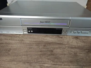 JVC HR-S5960E | Super VHS ET Videorecorder - DEFECT Parts/repair only - Foto 1 di 7