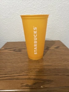 Taza Starbucks naranja 16 oz reutilizable taza caliente café plástico reciclado - Imagen 1 de 2