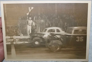 27.5.1951 FOTO JOHNNY ZEKE FINISH NOSING OUT TOMMY WASHBURN FREEPORT SPEEDWAY - Bild 1 von 2