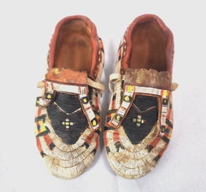 Vintage Paar handgeschnitzte und bemalte Tonkeramik indische Mokassins mehrfarbig - Bild 1 von 10