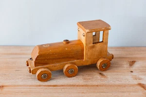 Beautiful Vintage Natural Wood Steam Locomotive / Train / Toy - Picture 1 of 18
