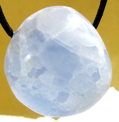 CALCIT BLAU XL   Trommelstein gebohrt   EDELSTEIN ANHÄNGER    Nr.25 - Bild 1 von 2