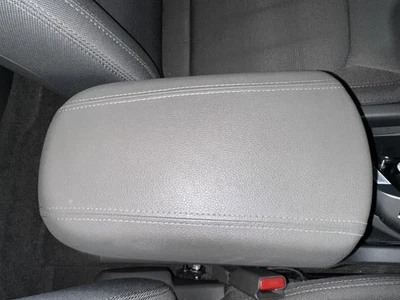 11-13 KIA SPORTAGE Front Console LID/ARMREST ONLY GRAY 846603W000AN6 - Image 1 of 2
