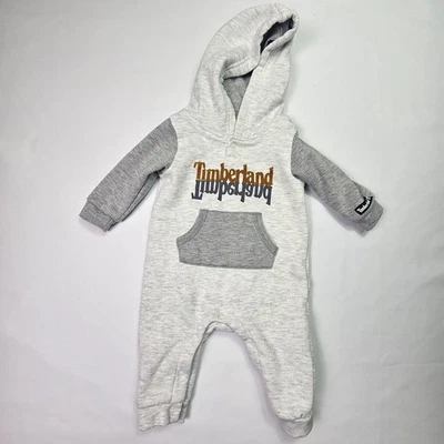 Mono polar con capucha Timberland bebé 3-6M gris de una pieza logotipo broches de presión cálido Foto 1 de 4