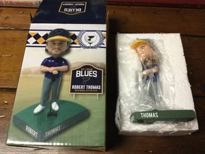 Bobblehead Noche Golf St Louis Blues Robert Thomas 18/10/23 Parte 3 Nuevo en Caja SGA - Imagen 1 de 5