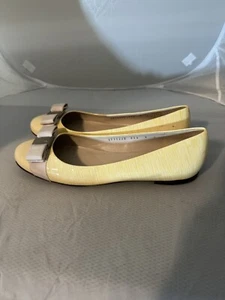 Auténtico Salvatore Ferragamo Varina Arco Beige Charol Pisos Talla 9 B - Imagen 1 de 12