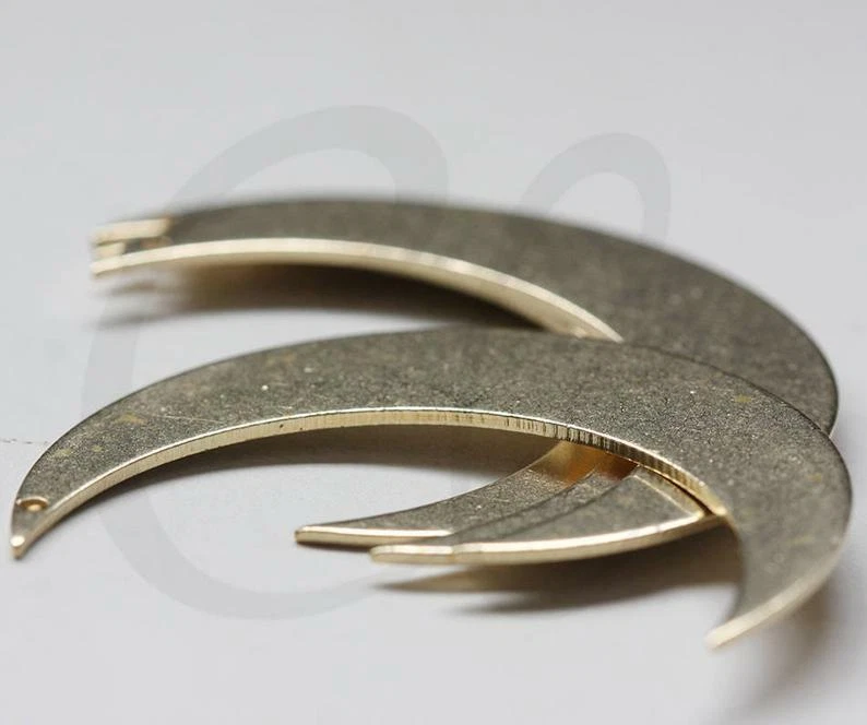 Colgante Luna Latón Crudo 6 Piezas - Media Luna 46.1x32.6mm (CW-3638C-D-443X) Foto 1 de 1