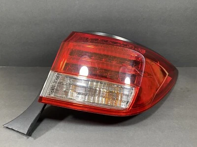 LEXUS IS350 IS250 2010-2015 CONVERTIBLE LUZ TRASERA DERECHA LUZ TRASERA LUZ TRASERA Foto 1 de 4