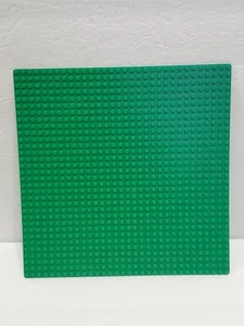 Lego Green 32x32 studs Baseplate (10" x 10"). Authentic Lego - Picture 1 of 3