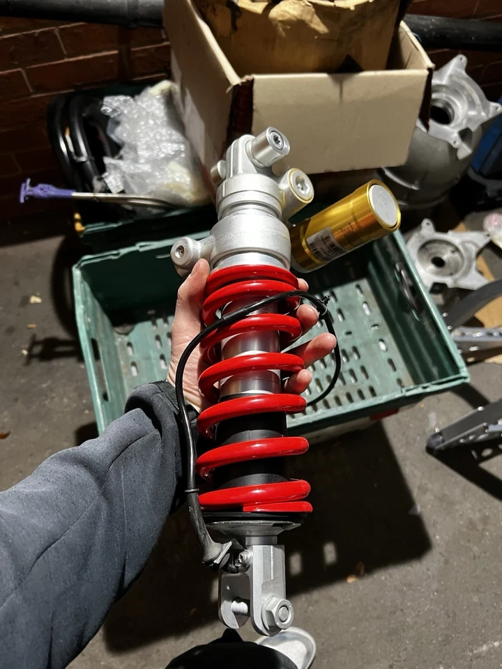 Задний амортизатор BMW S1000RR неиспользованный 8548838-02 - Изображение 1 из 4