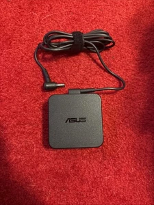 Original ASUS AC Power Adapter ADP-65GD D 19V 3,42A 65W schwarz - Bild 1 von 2