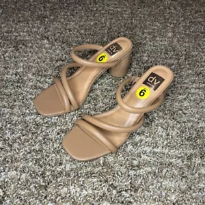 NUOVI DV Dolce Vita Minnee beige marrone cinturino sandali tacco tondo taglia 9 - Foto 1 di 6