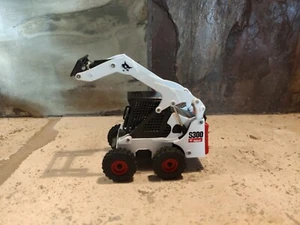 Bobcat S300 Skid loader by Britains/ERTL D0513Q01 It is Missing the Bucket - Picture 1 of 7