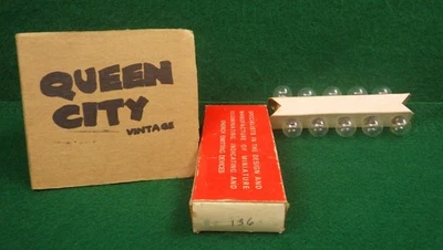 Nuevo de Lote Antiguo Chicago Miniatura #136 Lámparas-Bombillas Indicador/Panel Base Tornillo Foto 1 de 4