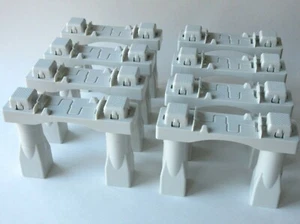 Menge 8 Fisher Price Geotrax Riser Zug Gleis Ersatzteile 4,5 x 5,5 - Bild 1 von 4