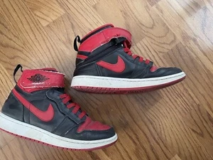 Nike Air Jordan 1 Mid Banned Black Red White 554724-074 Mens and GS New 4Y - Picture 1 of 5