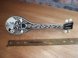 Maßstab 1/4 Modell tatsächliche 11" dekorierte Spielmandoline, mit eingefügtem Spieler zum Aufziehen - Bild 1 von 4