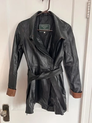 Abrigo de fábrica de cuero negro antiguo Florence suave hecho en Italia longitud media para mujer Foto 1 de 4