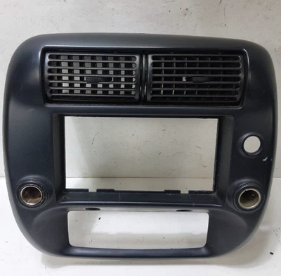 Moldura de rádio painel central Ford Ranger Mazda B-Series 2007-2011 2wd preta - Imagem 1 de 4