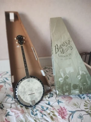 Barnes and Mullins Tenor Banjolele - Image 1 of 4