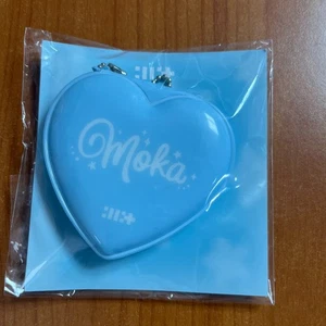 MOKA ILLIT MINI PORTAFOTOS 2025 Concierto 'Glitter Day Encore' Oficial - Imagen 1 de 2