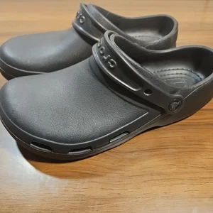 Zuecos Crocs para mujer talla 10 clásicos de plataforma negros - icónicos cómodos sin cordones - Imagen 1 de 5