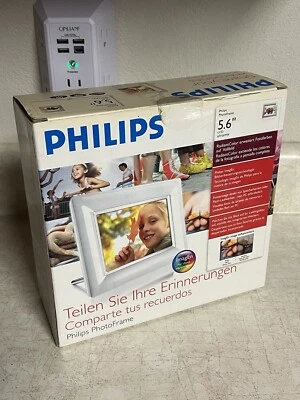 Philips Digital Photo Frame 5.6 Inch LCD 6FF3FPW - Image 1 of 4