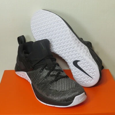 Nike Metcon Flyknit 3 Zapatos de Calce Cruzado Negros AQ8022-001 Talla Hombres 7 - Mujeres 8.5 Nuevos en Caja Foto 1 de 4