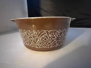Vintage Pyrex Woodland Brown Round Casserole Bowl 473-B - Picture 1 of 14